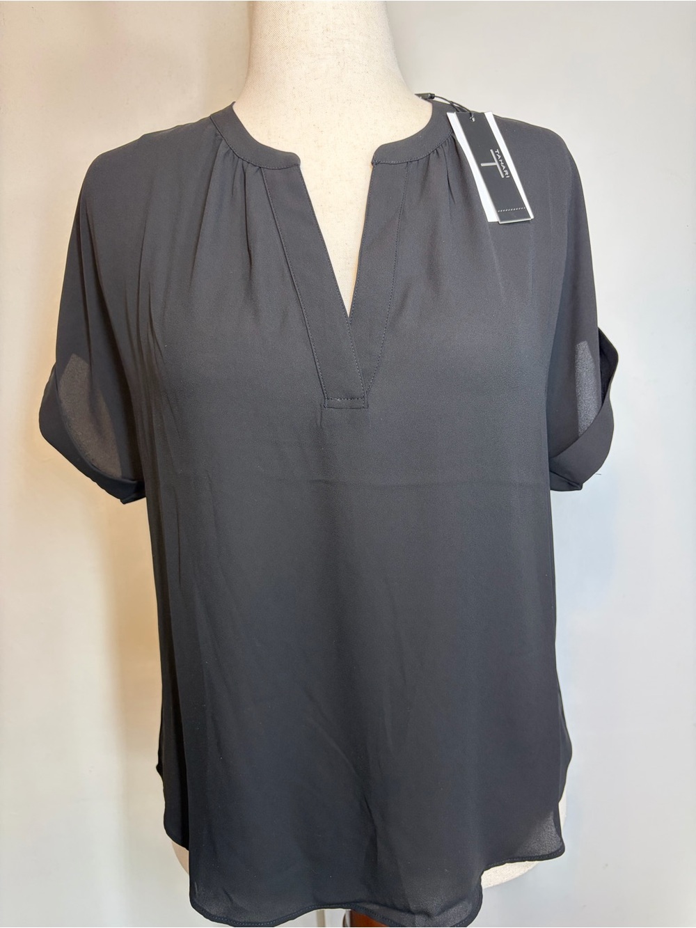 T Tahari Black V-Neck Blouse NWT Size Small